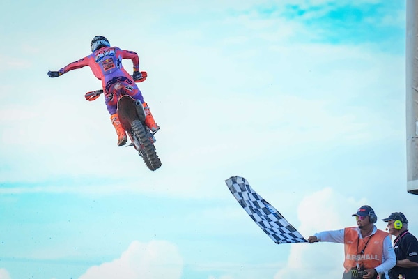 MXGP di Cina: successo 112 di Herlings, crolla Coenen, Febvre a un passo dal titolo