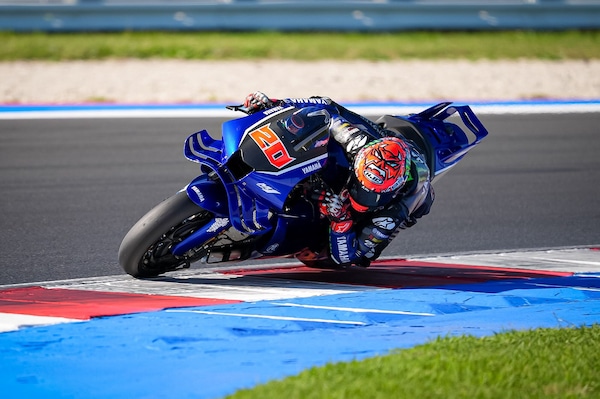 In casa Yamaha il futuro è qui: le prima foto di Quartararo in sella al V4
