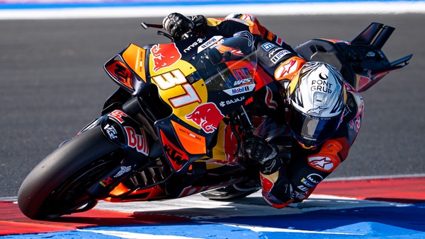 MotoGP, KTM vede la luce nei test: tante novità e Acosta davanti a tutti