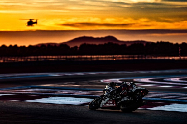 EWC Bol d’Or, 9^ ora: Honda davanti a Suzuki, BMW e YART lottano tra di loro