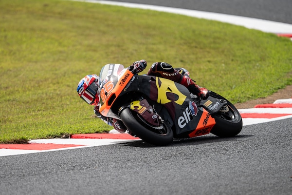 Moto2 Motegi: Jake Dixon imprendibile nel venerdì del Giappone, quinto Tony Arbolino
