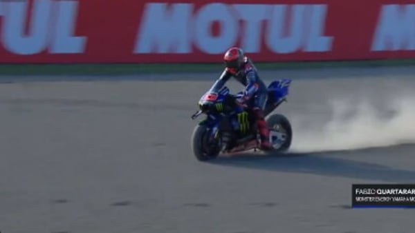 MotoGP, paura per Quartararo in Giappone: sfiora il muro per un pelo