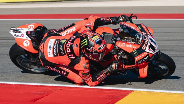 SBK Aragon: Bulega piega Toprak e si prende la pole , 5° Petrucci