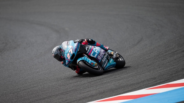 Moto2 Motegi: Daniel Holgado conquista il Giappone, out Celestino Vietti, sesto Tony Arbolino