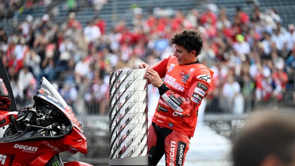 MotoGP, i festeggiamenti sfrenati di Marc e la Ducati