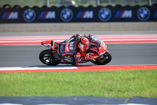 Moto3 Indonesia, Piqueras leader delle practice su Quiles e Rueda. Bertelle 7°