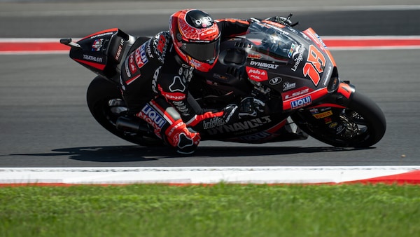 Moto2 Indonesia: Manuel Gonzalez s'impone a Mandalika, quarto Tony Arbolino