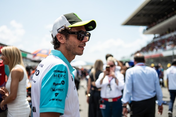 MotoGP Indonesia: Valentino Rossi sceglie Jorge Lorenzo e snobba Marc Marquez