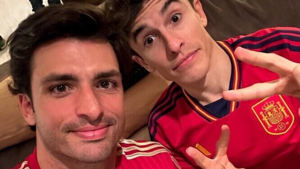 MotoGP, Carlos Sainz su Marc Marquez: “È come Ayrton Senna in Formula1”