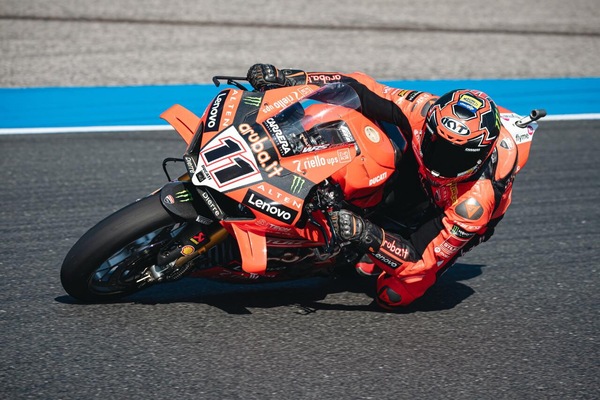 SBK Aragon, Bulega: “Aspettare degli aiuti? Per battere Toprak dovrò farlo da solo”