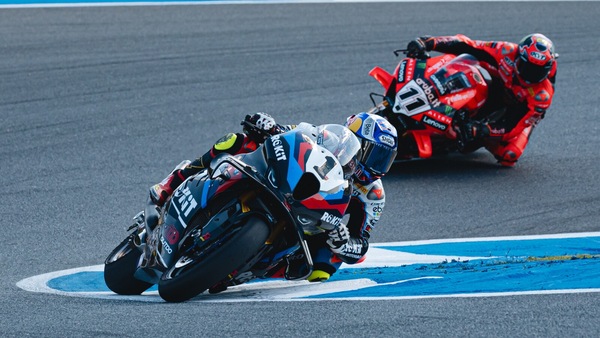SBK Estoril, Toprak incontenibile: vince anche la Superpole Race davanti a Bulega