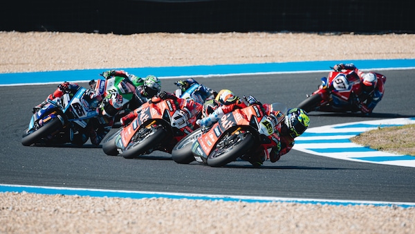 SBK LIVE, Gara 2 Estoril: segui la cronaca minuto per minuto