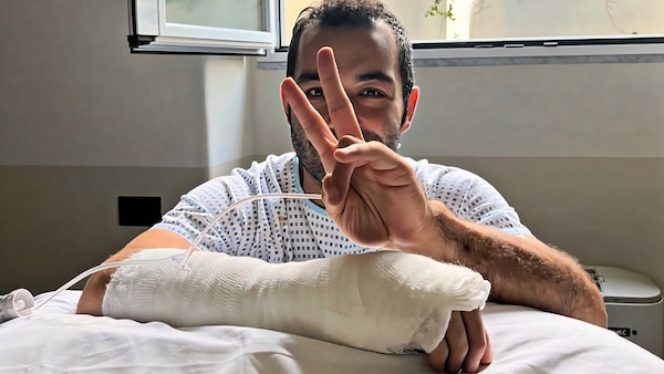 SBK, Petrucci operato: “Ora ho 3 placche e 25 viti nella mano destra”