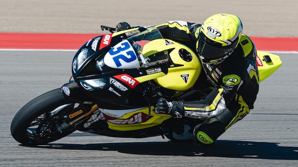 SSP, Bayliss resta nel mondiale: Oli e PTR Triumph insieme anche nel 2026