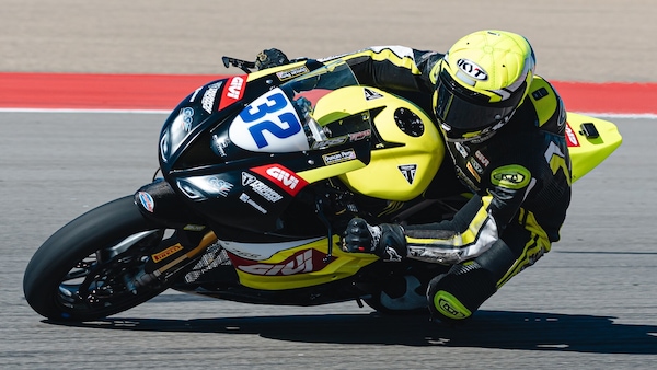 SSP, Bayliss resta nel mondiale: Oli e PTR Triumph insieme anche nel 2026