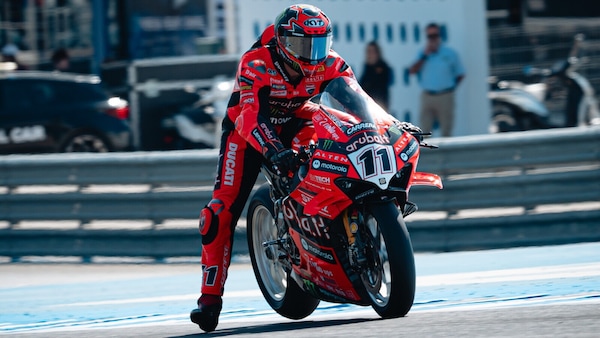 SBK Jerez: pole da MotoGP di Bulega, Toprak 2° a mezzo secondo