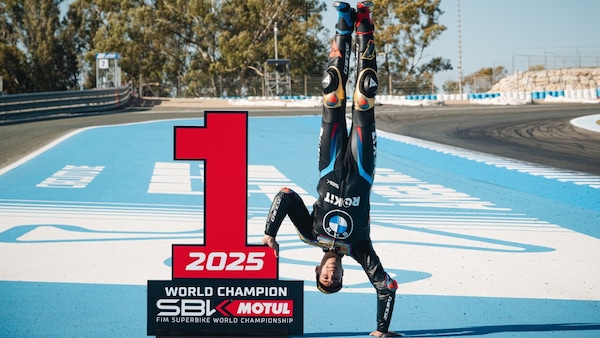 Sul tetto del mondo a testa in giù e coi piedi in cielo: Razgatlioglu mancherà alla SBK