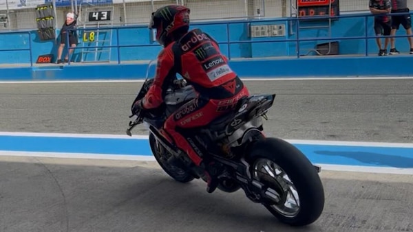 Si infiammano i test SBK a Jerez: Bulega rifila mezzo secondo a tutti con la nuova V4R