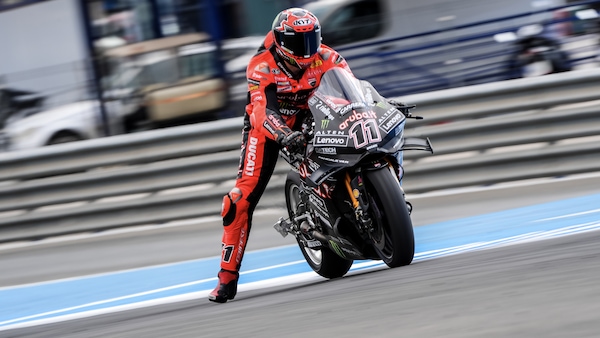 SBK Jerez Test, Bulega promuove la Panigale 2026: “Promette bene ma dobbiamo lavorare”