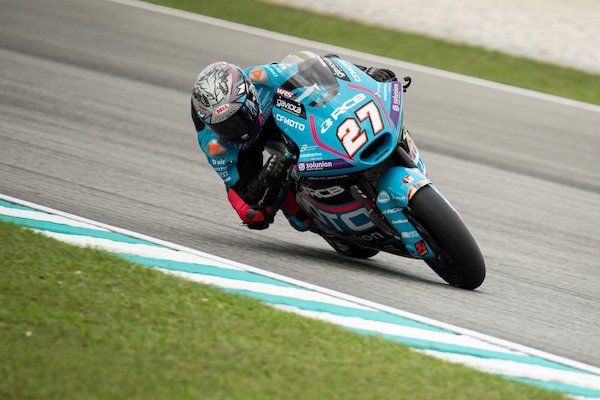 Moto2 Sepang: Daniel Holgado firma la terza pole stagionale, nono Tony Arbolino