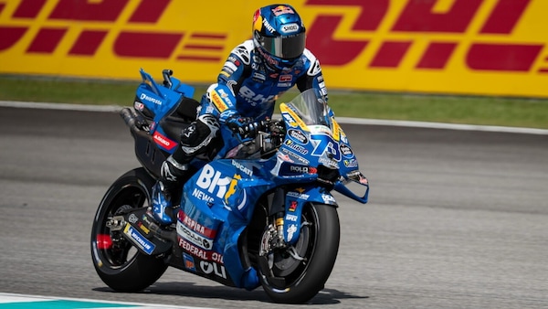 MotoGP,  Alex Marquez "fa il Marc": vittoria su Ducati, Acosta e Mir a podio. Bagnaia tradito da una foratura