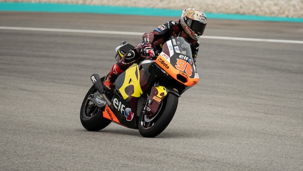 Moto2 Malesia: Jake Dixon trionfa a Sepang, Diogo Moreira nuovo leader del mondiale