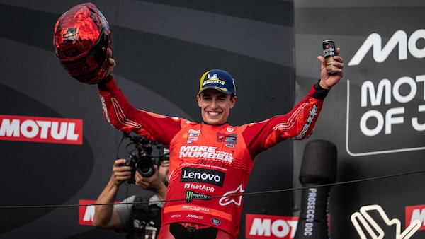 MotoGP, Lorenzo: “Marc Marquez due passi avanti gli altri. Nessuno è come lui”