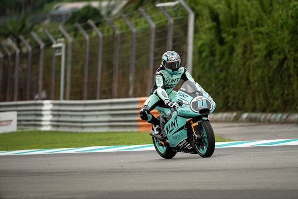 Moto2 Portimao: la pioggia condiziona la FP2, Alex Escrig firma il miglior tempo