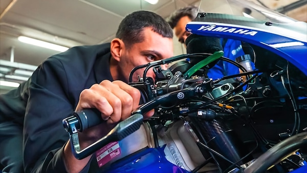 MotoGP, Razgatlioglu alla guida della Yamaha: le prime indicazioni dei test di Aragon