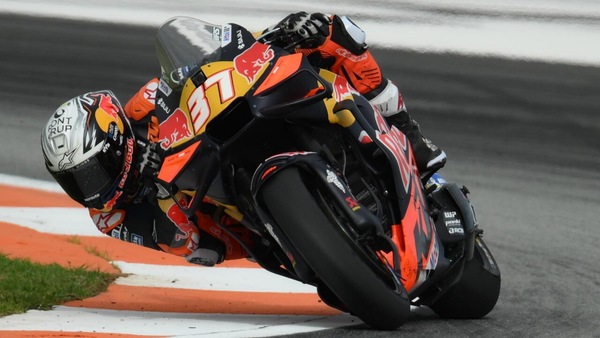 MotoGP Valencia, Acosta padrone, Bezzecchi secondo con caduta, Ducati ufficiale costretta alla Q1