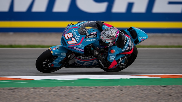 Moto2 Valencia: Holgado firma l'ultima pole position dell'anno, quinto Manuel Gonzalez