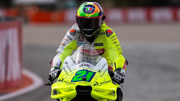 MotoGP, beffa per Morbidelli: frattura alla mano, salterà i test di Valencia