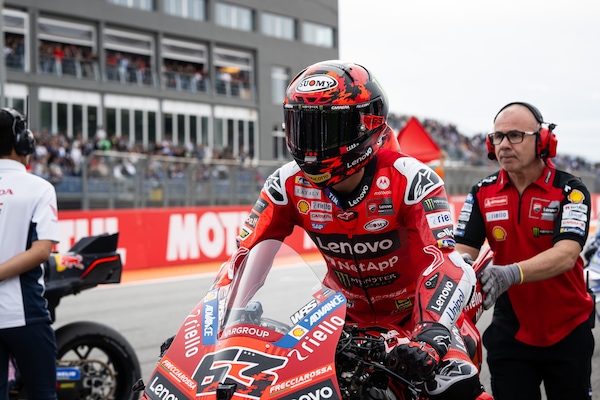 GP Valencia, Bagnaia sconsolato: “La mia gara? Coerente con il finale di stagione”