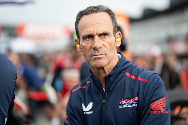 MotoGP, Alberto Puig sul 2020 di Márquez: “Se sano, avrebbe distrutto il campionato”