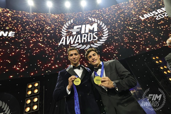 MotoGP, Márquez e Razgatlioglu non se le mandano a dire: i dettagli della loro conversazione