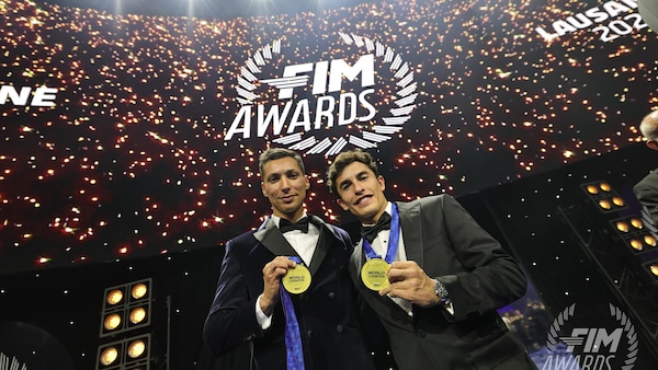 MotoGP, Márquez e Razgatlioglu non se le mandano a dire: i dettagli della loro conversazione