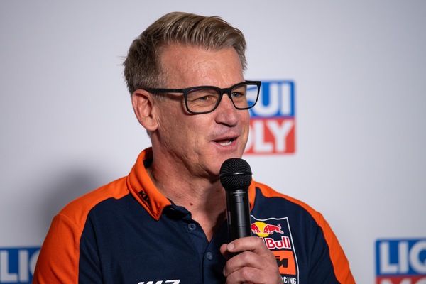 MotoGP, Pit Beirer guarda al 2027: “Sorpresi dalle prestazioni della KTM 850cc”
