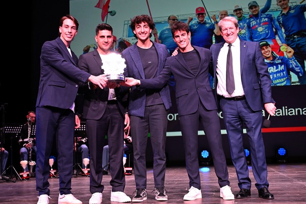 Moto d'Oro FMI: la gallery di una notte magica