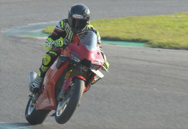 Supersport, Caricasulo come Marco Polo: alla scoperta di ZX Moto