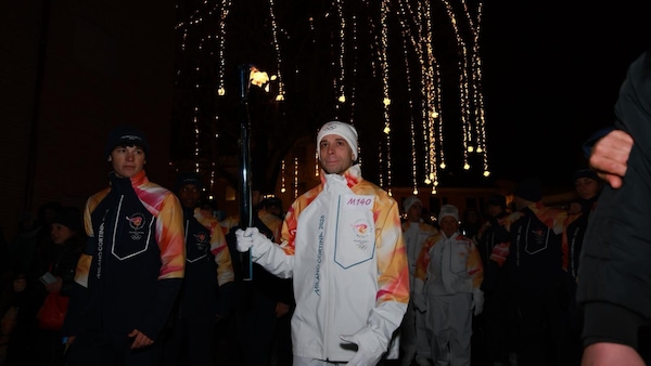 Marco Bezzecchi tedoforo per Milano-Cortina 2026: tutte le foto