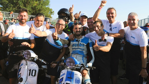 500 KM Pomposa scooter: Polini svela le parti speciali della Vespa campione