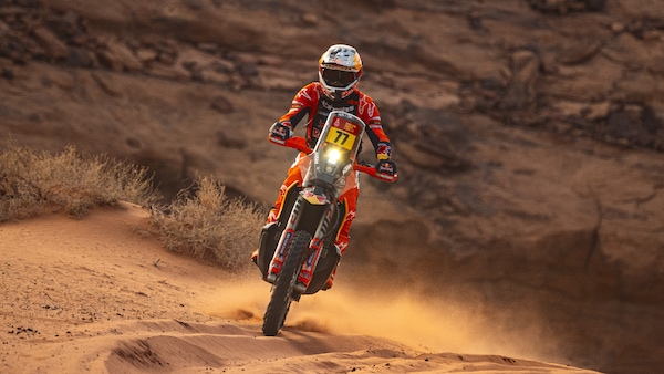 Dakar 2026: guizzo di Benavides nella Tappa 5, Sanders di nuovo leader