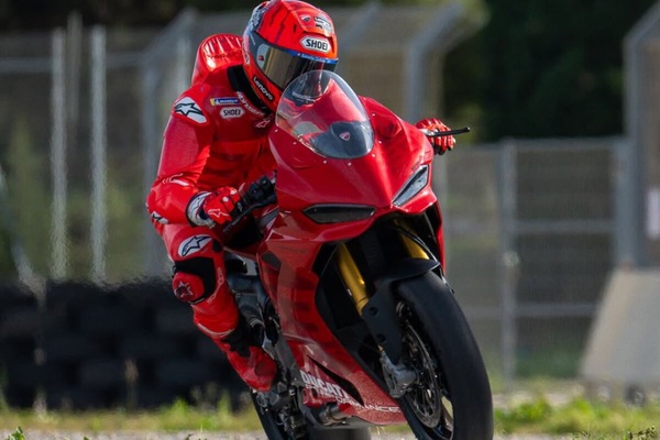Marc Márquez torna in sella: tutte le foto della giornata