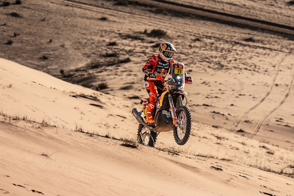 Dakar 2026, Tappa 7: Benavides raddoppia, Sanders allunga nella generale