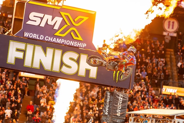 450SX: Tomac con KTM vince subito