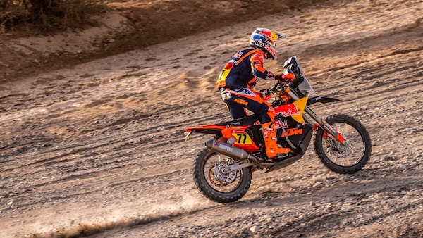 Dakar 2026, capolavoro di Benavides: vince la Tappa 8 e si prende la leadership