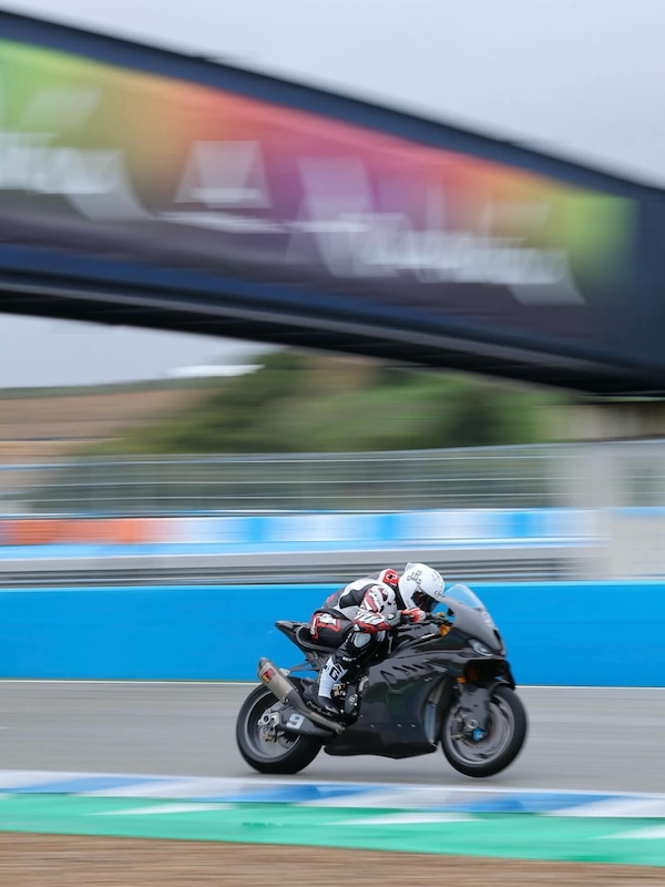 Mago della pioggia: Petrucci leader dei test SBK di Jerez