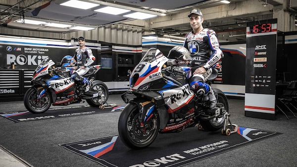 SBK, la BMW si tinge di bianco per il 2026: ecco le M 1000 RR di Petrucci e Oliveira