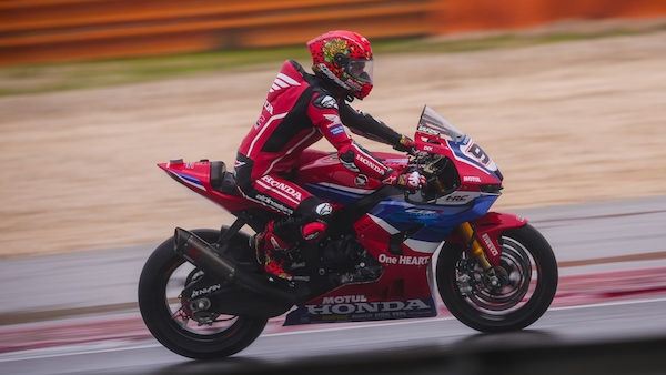 Test SBK, Dixon: “Arrivando dalla Moto2 ho dovuto cambiare stile di guida”