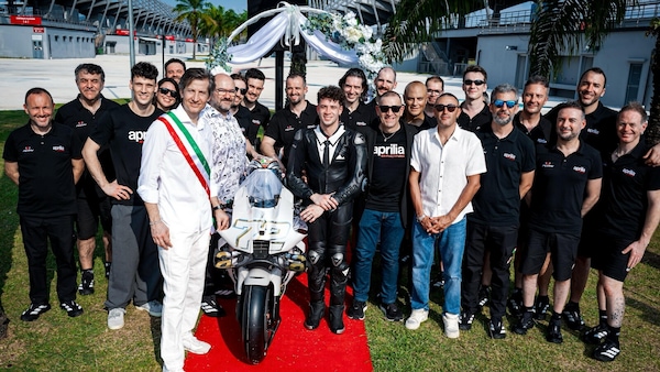 Bezzecchi “sposa” l’Aprilia fino al 2028: ecco la prima ufficialità del mercato